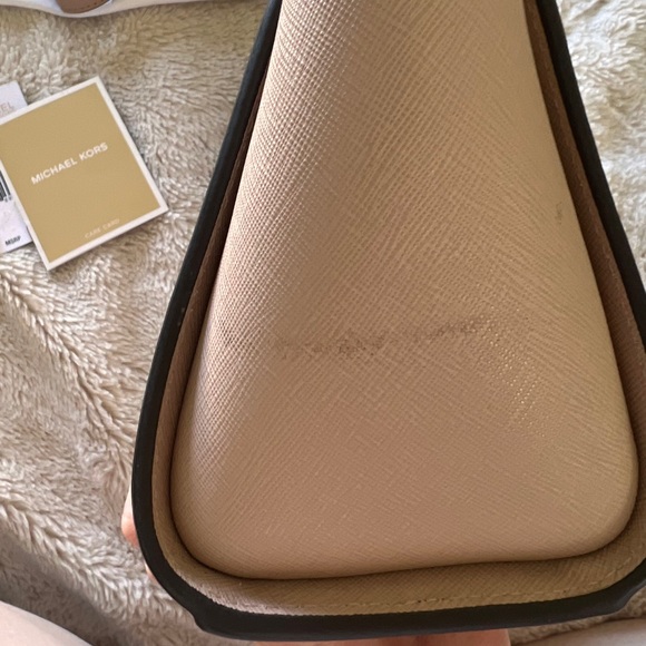 MICHAEL KORS PURSE - Picture 10 of 10